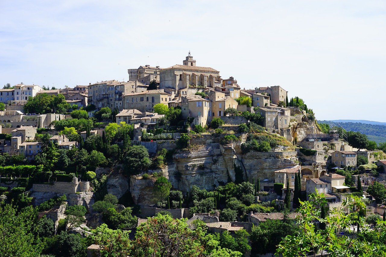 Vue du village de Gordes dans le Luberon