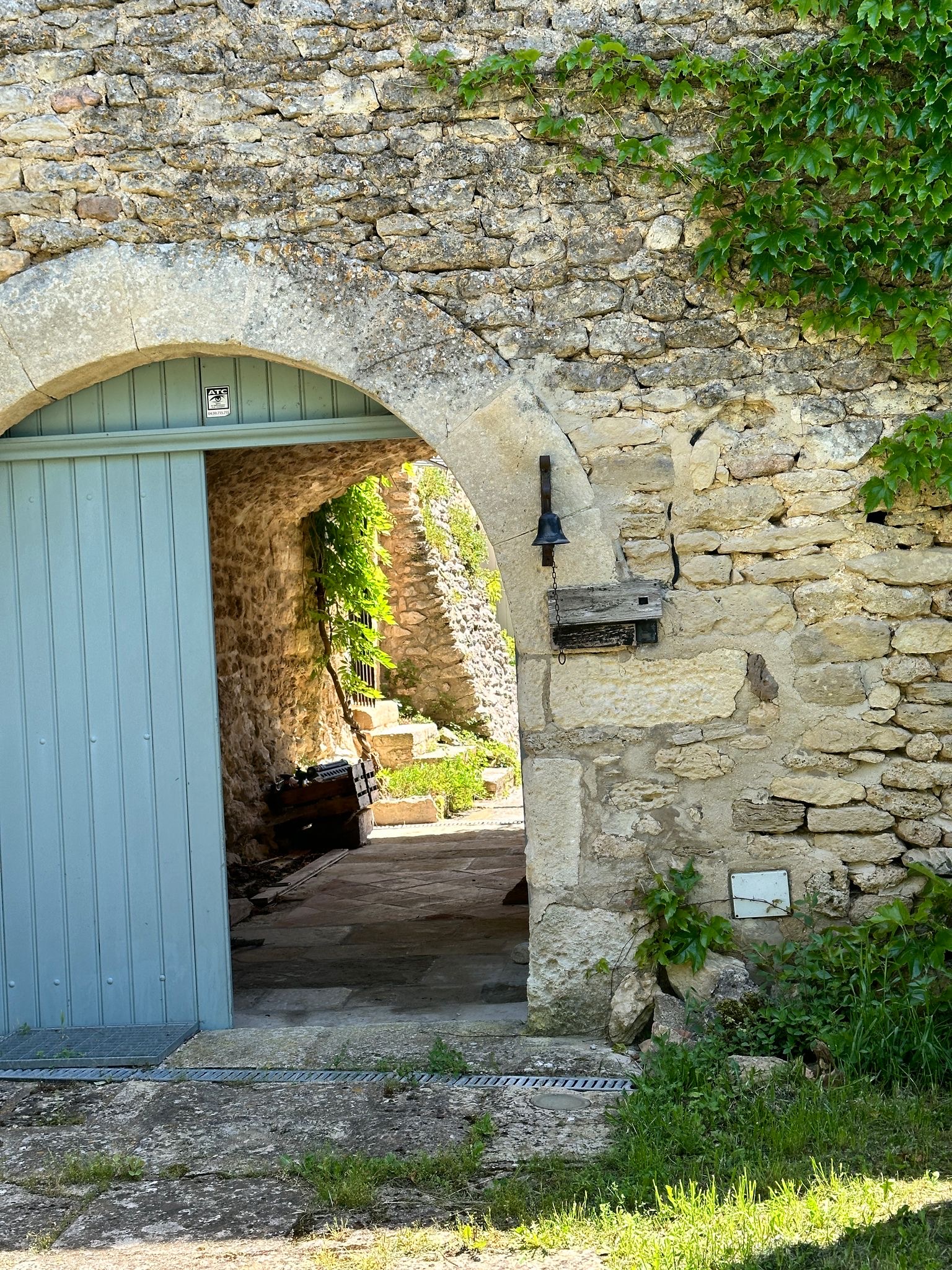 Exceptionnelle propriété authentique en pierres à Buoux