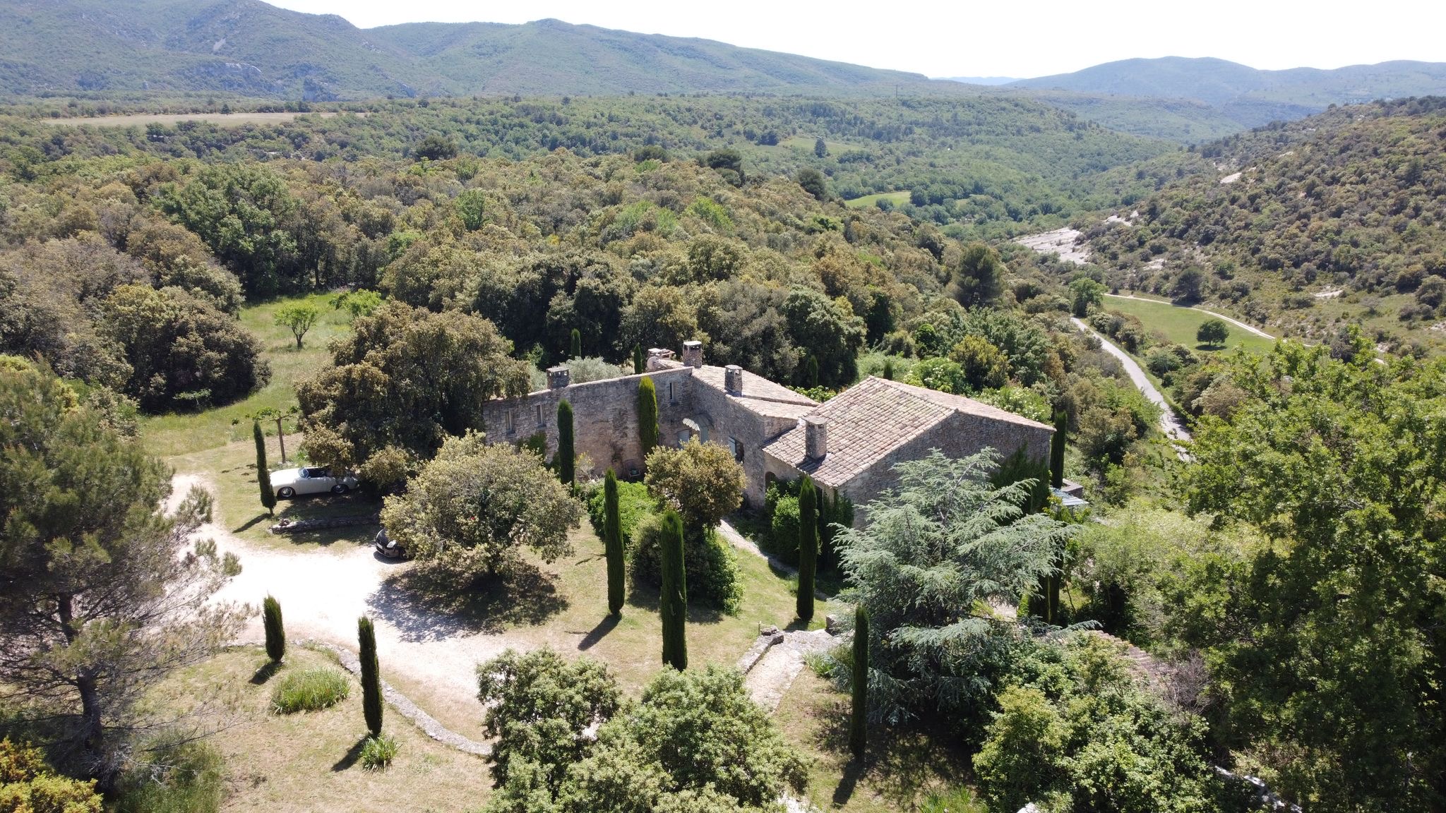 Exceptionnelle propriété authentique en pierres à Buoux