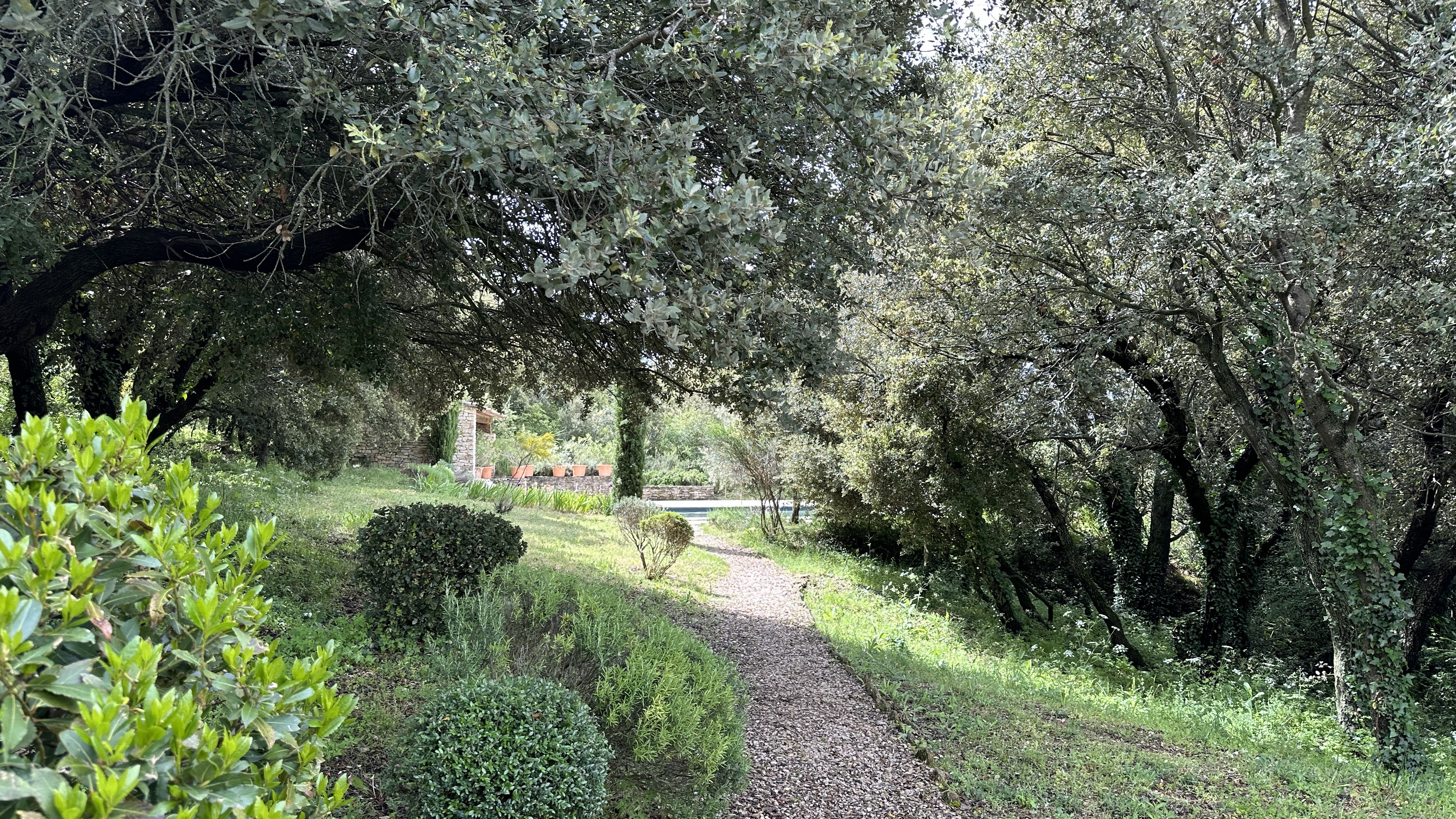 Exceptionnelle propriété authentique en pierres à Buoux
