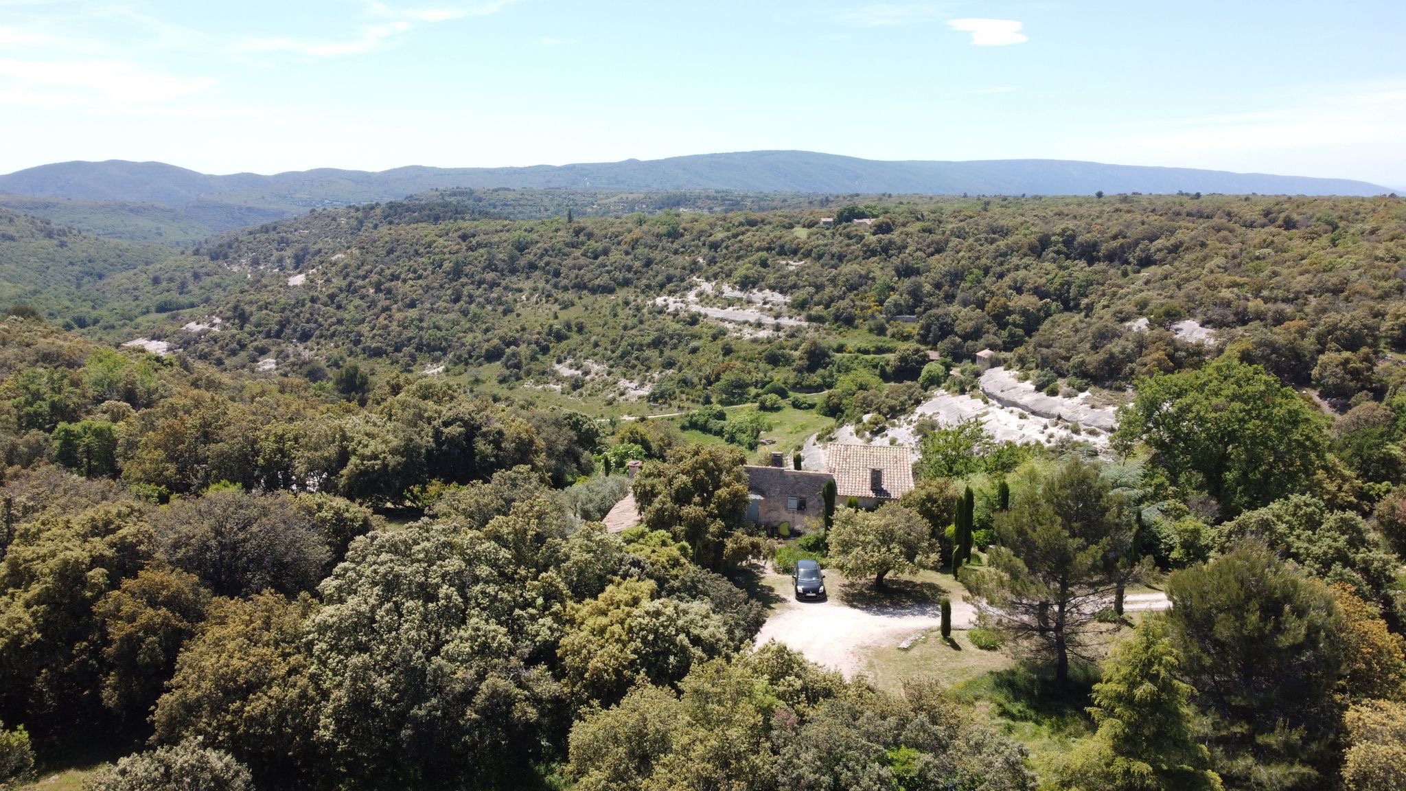 Exceptionnelle propriété authentique en pierres à Buoux