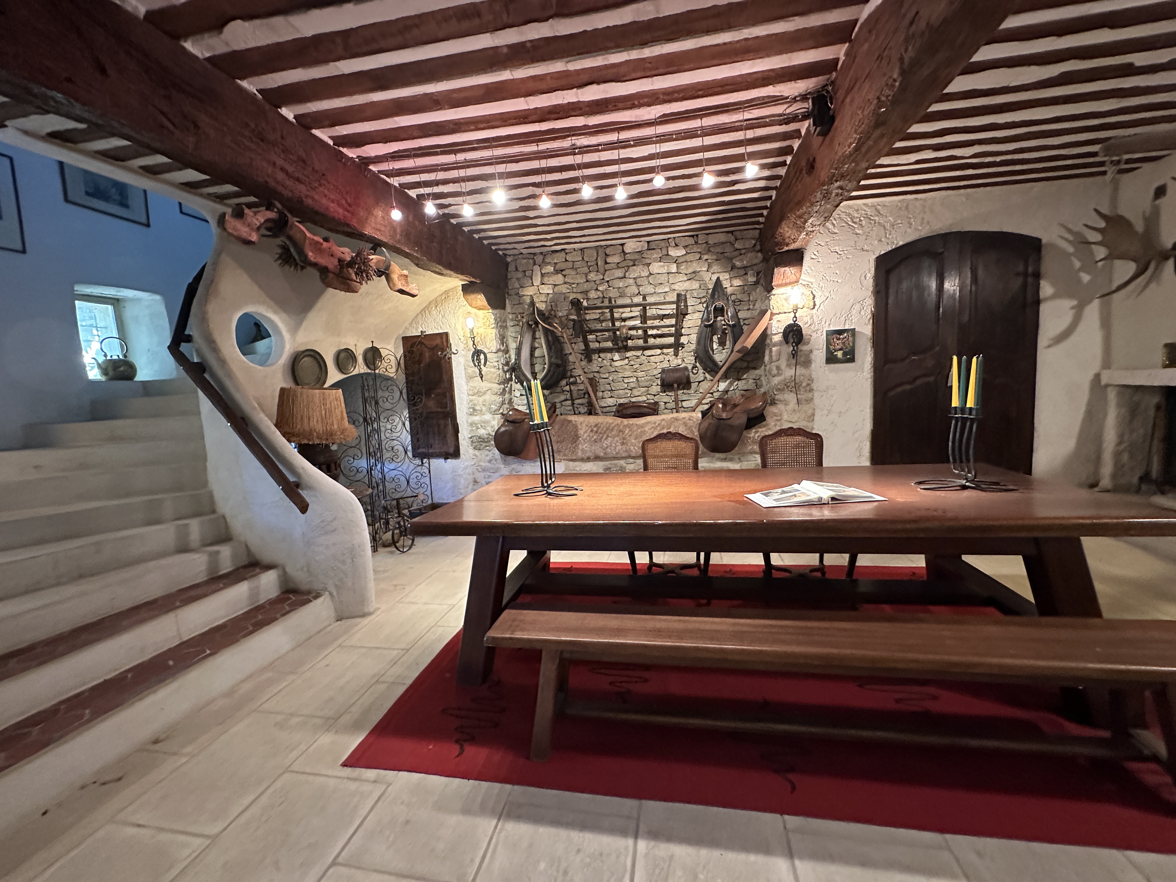 PROPRIETE en PIERRE datant du XVIII à OPPEDE