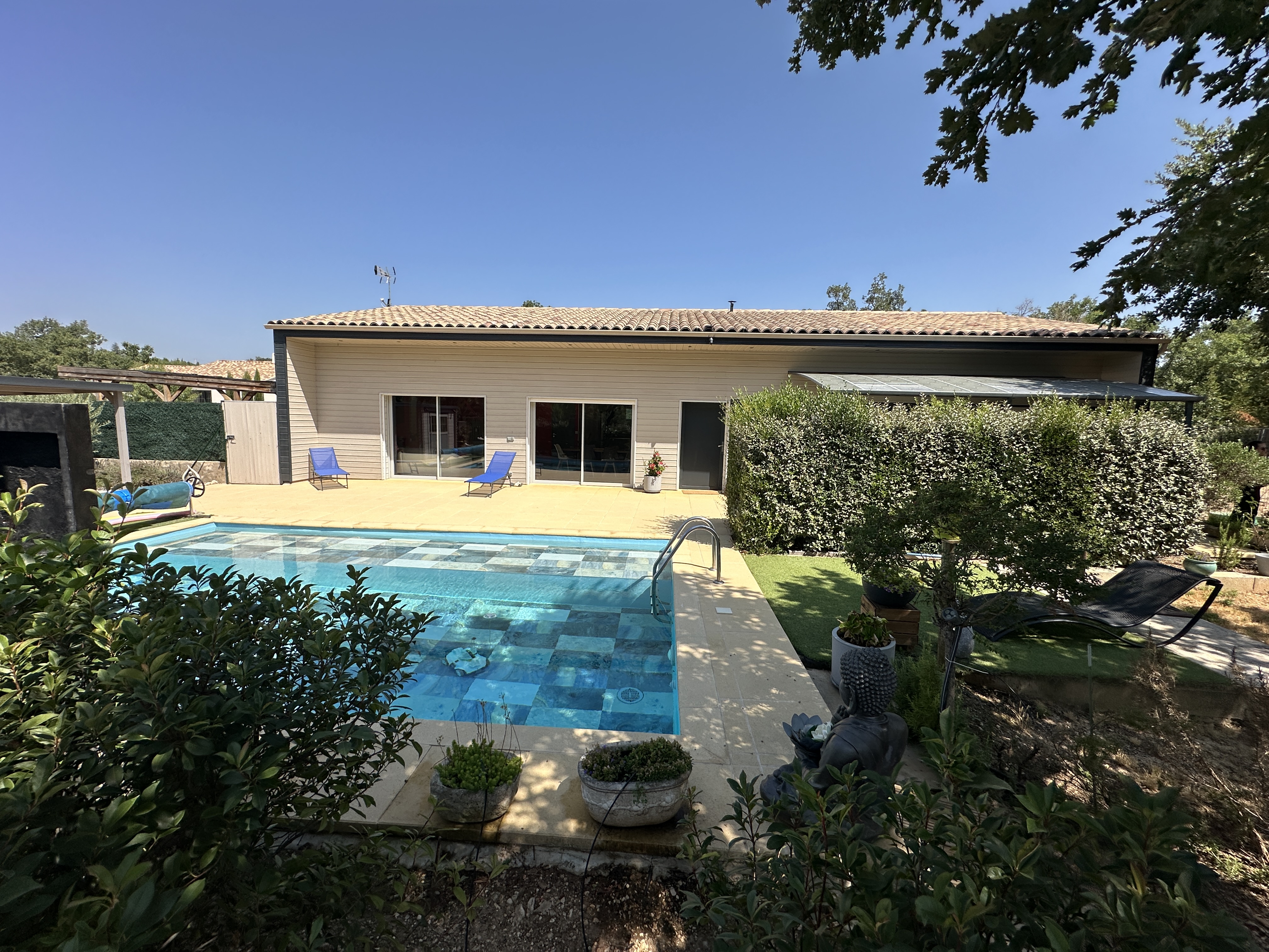 Maison de plain pied à Saint Saturnin les Apt