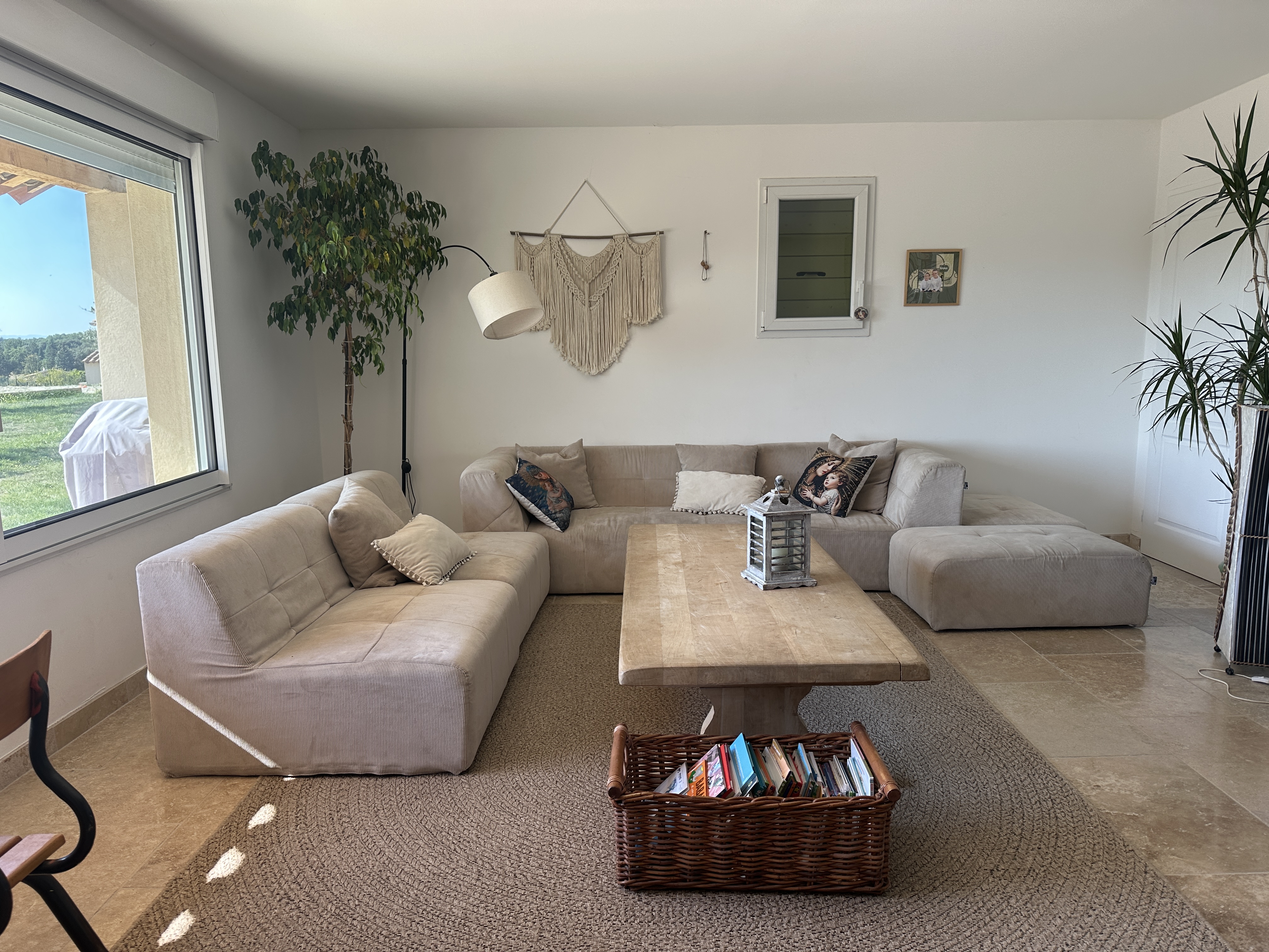 Maison contemporaine avec terrain à Montsalier