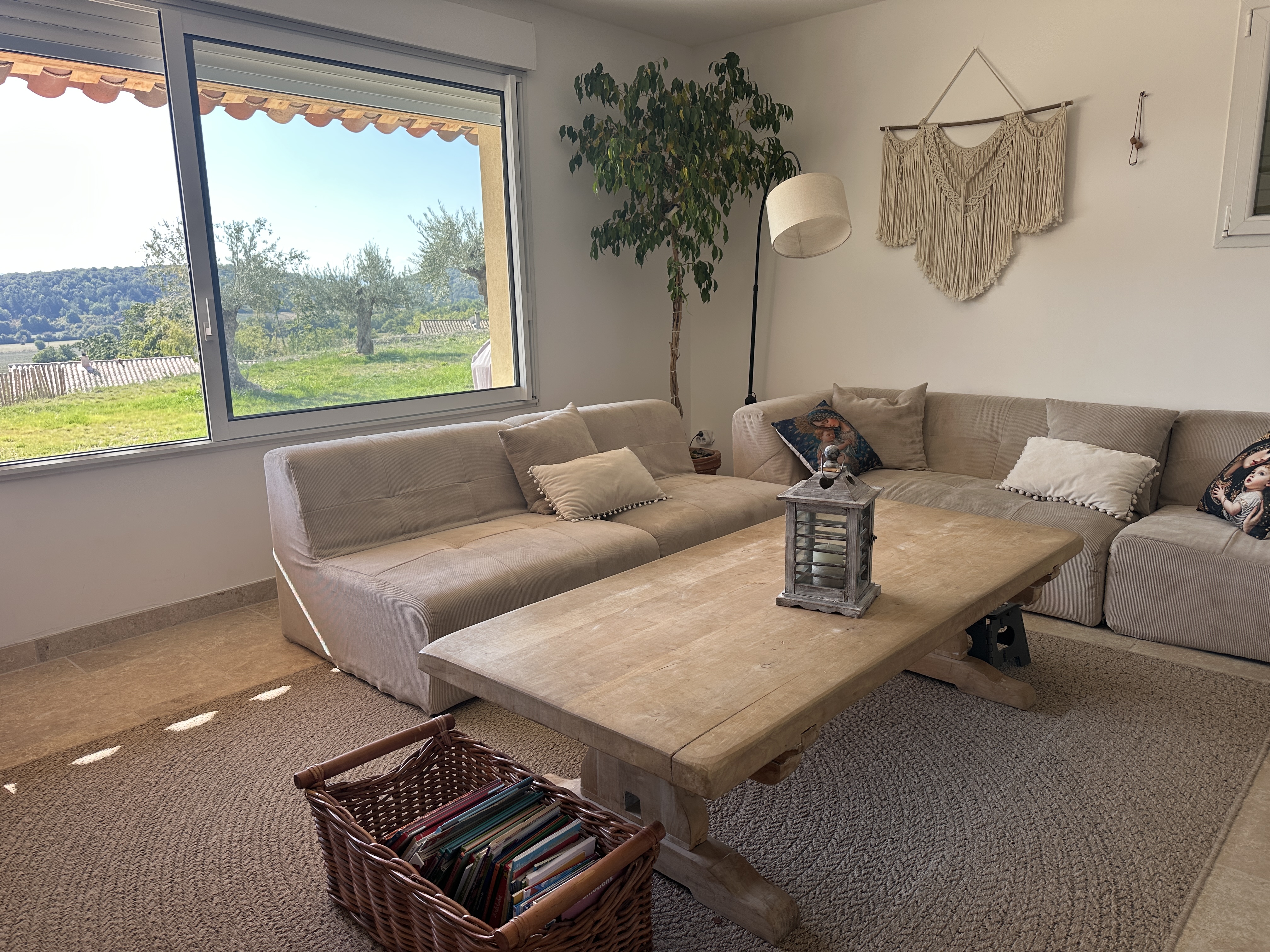 Maison contemporaine avec terrain à Montsalier