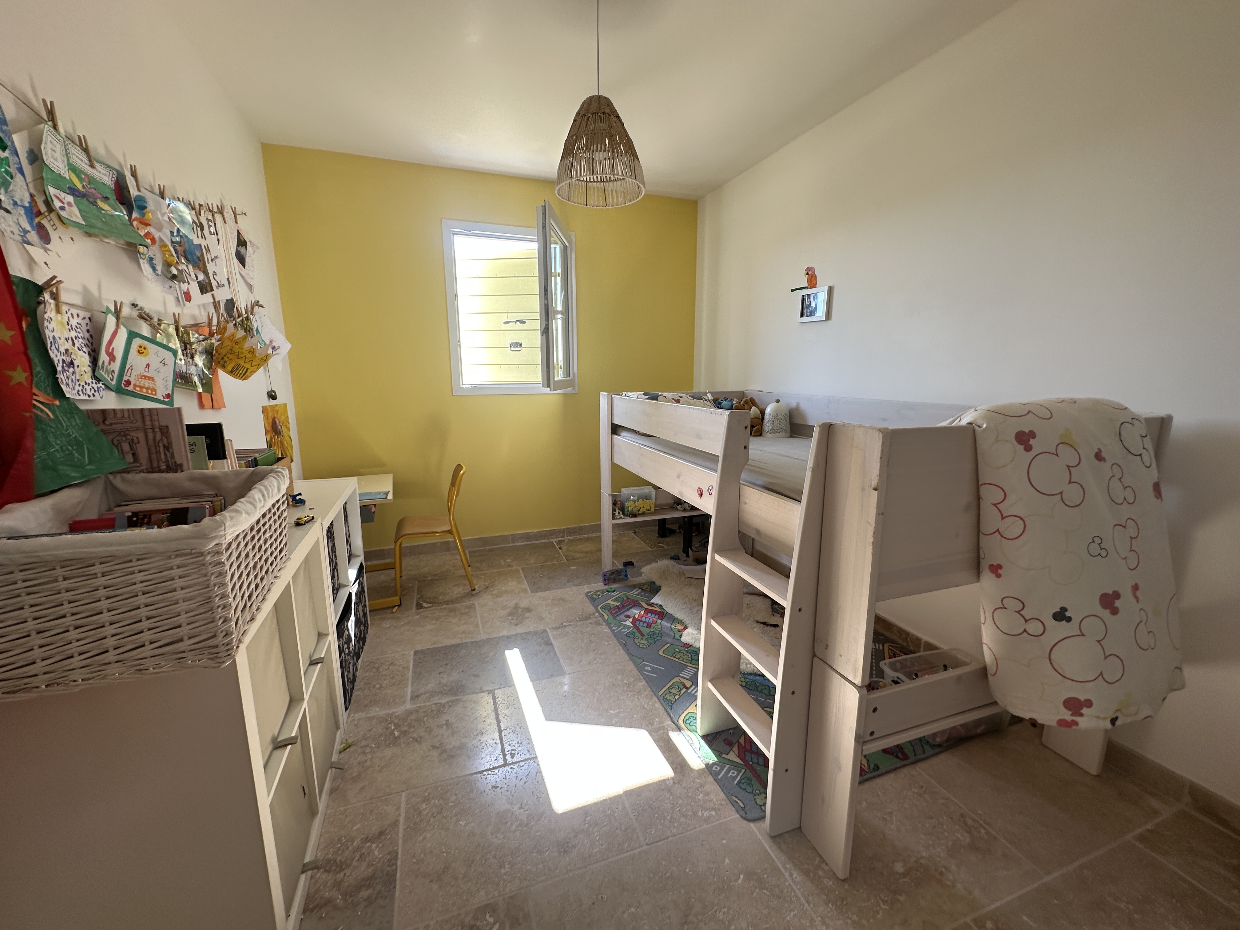 Maison contemporaine avec terrain à Montsalier