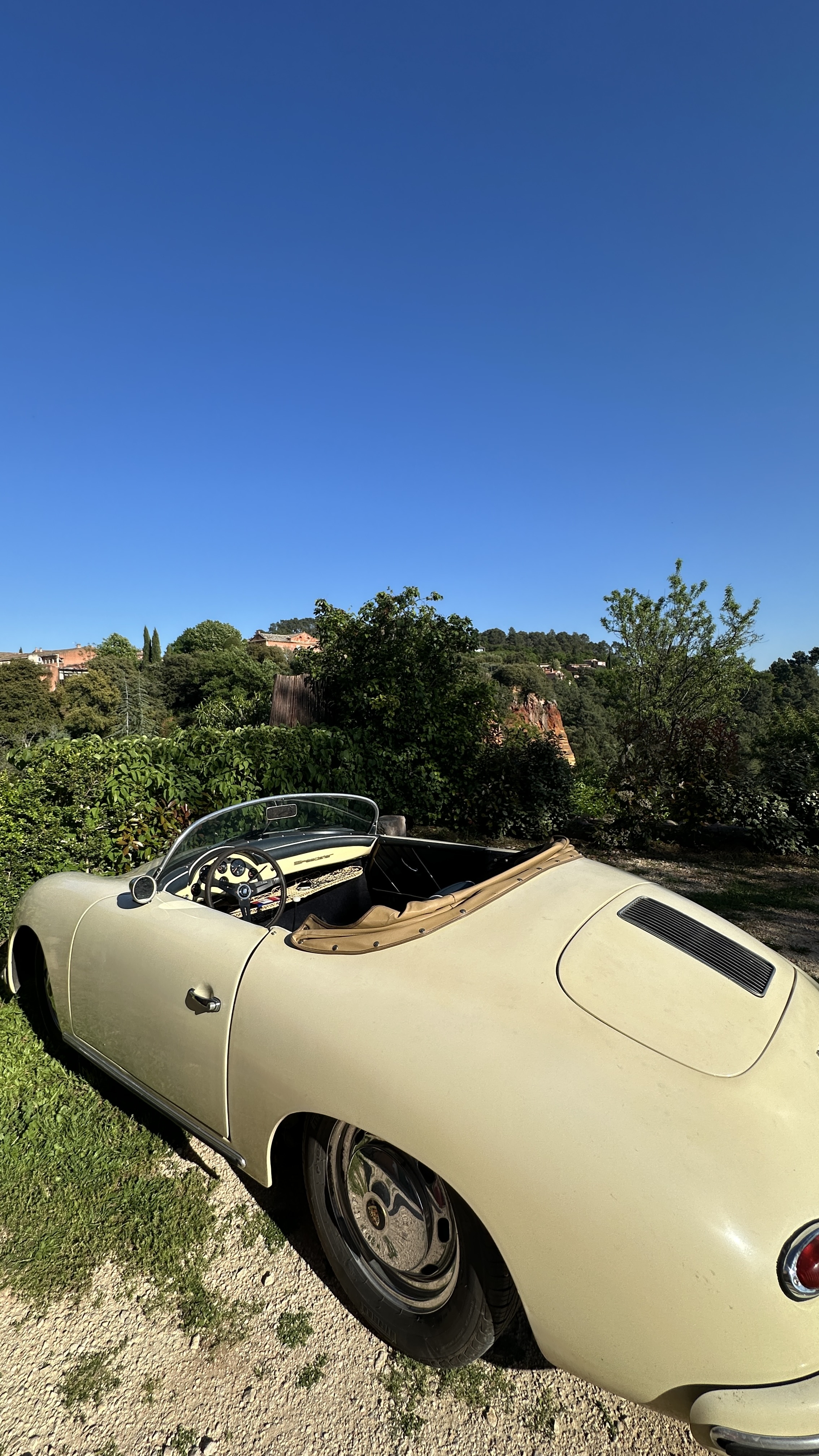 Propriété de village rénovée au coeur  de Roussillon