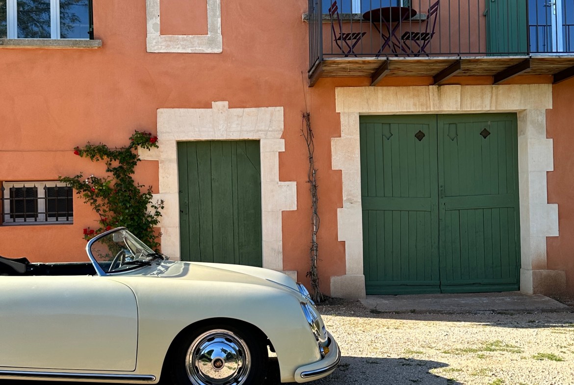 Propriété de village rénovée au coeur  de Roussillon